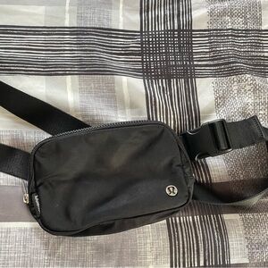 lululemon belt bag